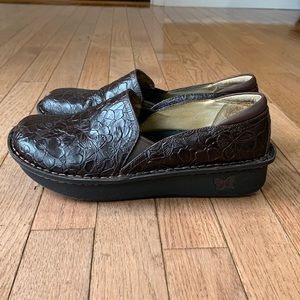 Alegria clogs nurse shoes
